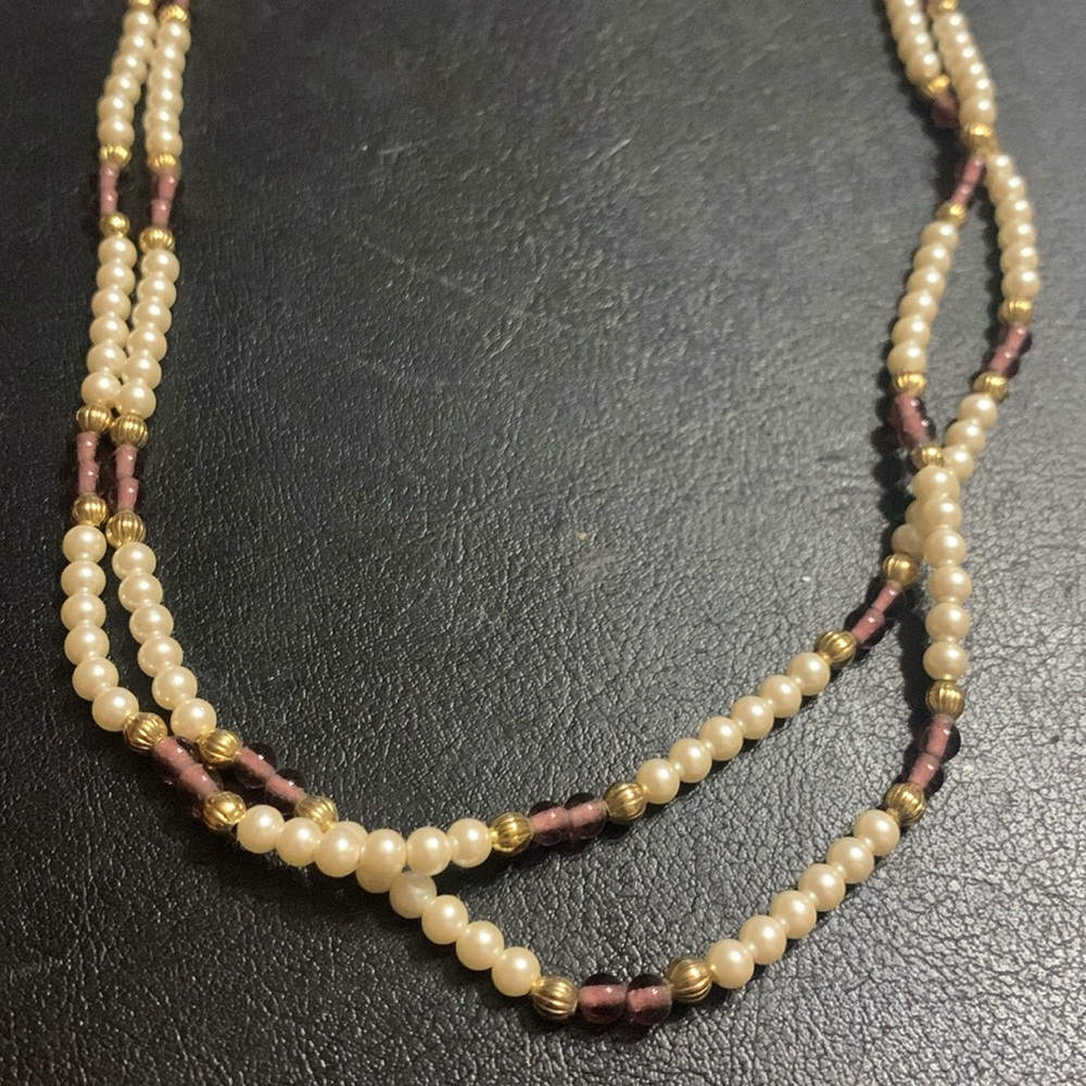 30 in of pearl & purple beads … long strand 💜💜💜